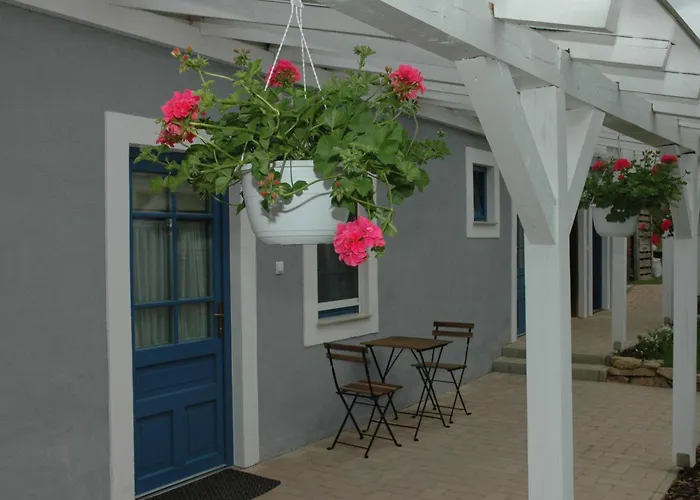 Szerencsepatko Vendeghaz 3* צ'רסגטומאי